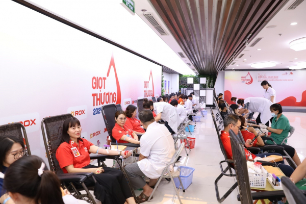 ROX Group lan tỏa yêu thương qua chương trình Giọt Thương